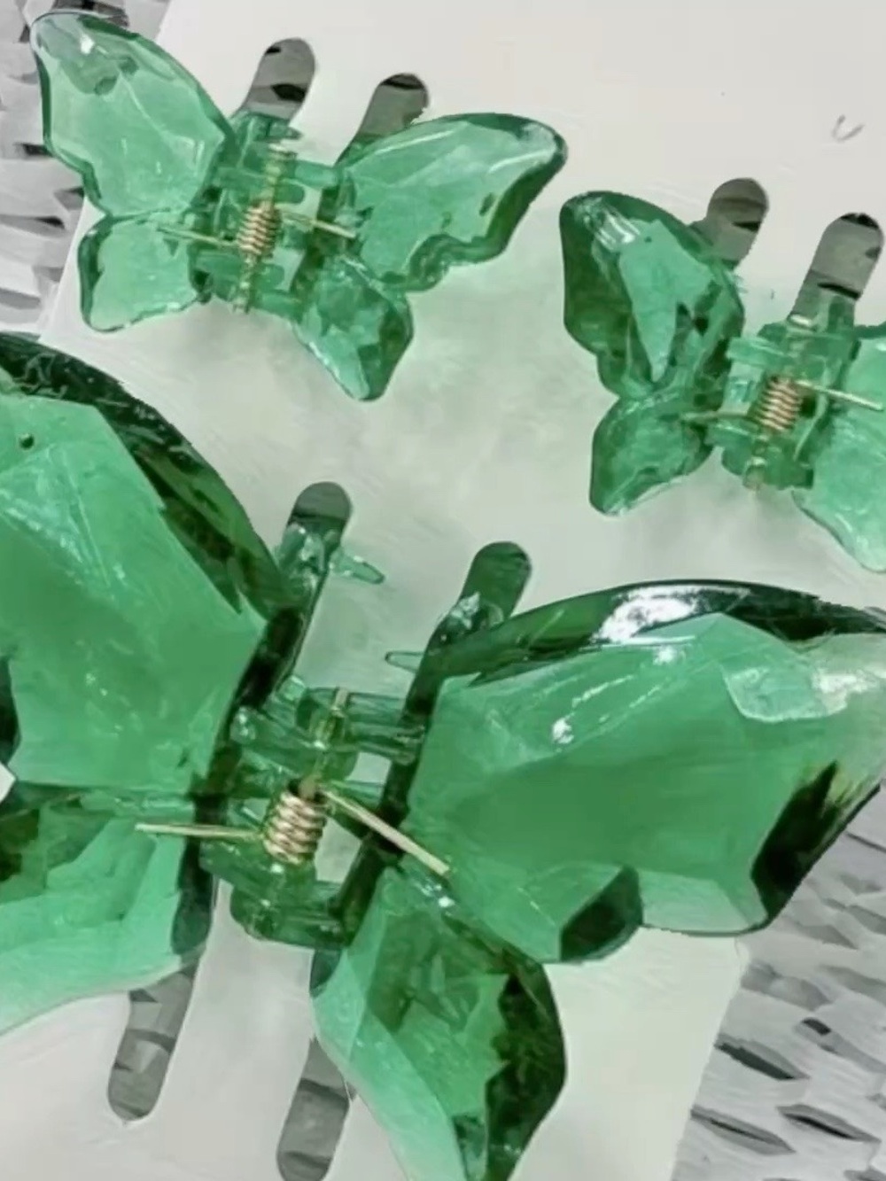 Emerald Green Butterfly Hair Claw Clip Set of 3 NWT Y2K - Picture 2 of 2